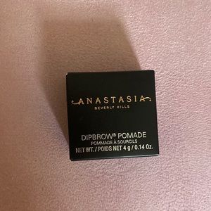 Anastasia Beverly Hills dipbrow pomade medium brown